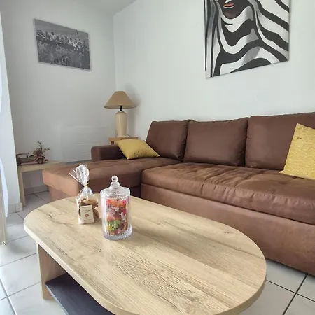 Apartment 2pieces Cere Avec Terrasse Et Parking