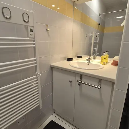 2pieces Cere Avec Terrasse Et Parking Saint-Laurent-les-Tours