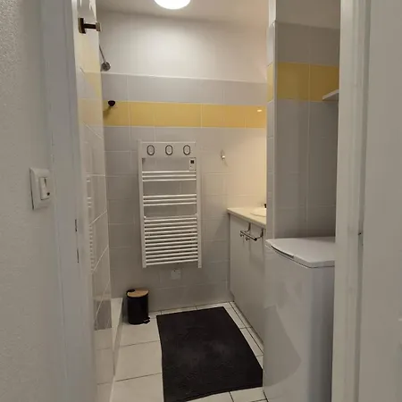 Apartment 2pieces Cere Avec Terrasse Et Parking Saint-Laurent-les-Tours